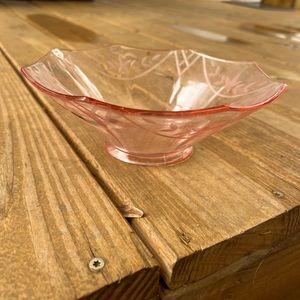 Pink depression glass bowl etched glass